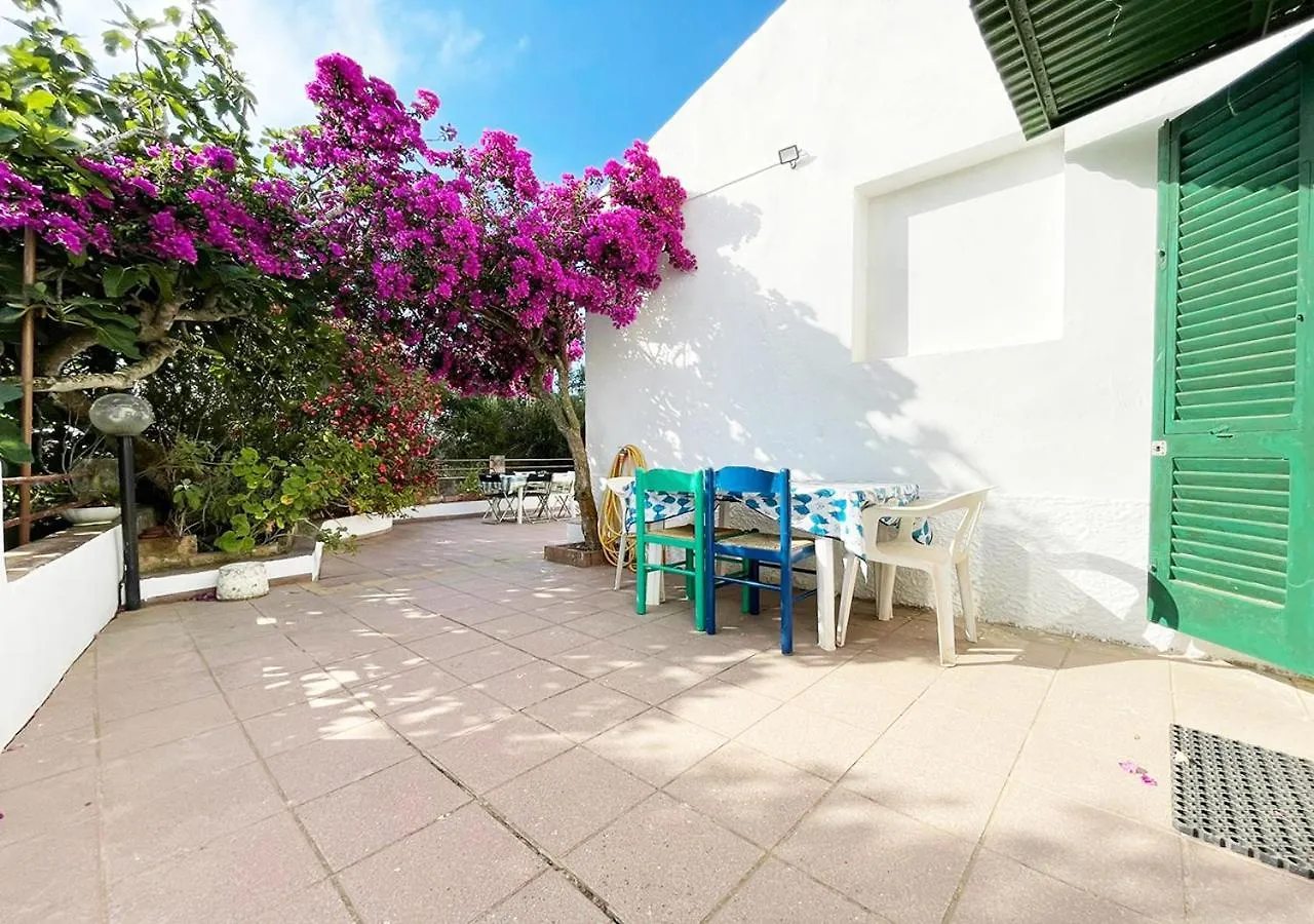 Semesterbostad Pgs Immobiliare Srls Casa Regina Villetta Con Terrazza Immersa Nella Natura La Maddalena Italien